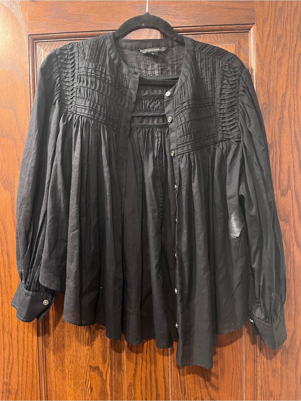 Banana republic xs women’s peasant top